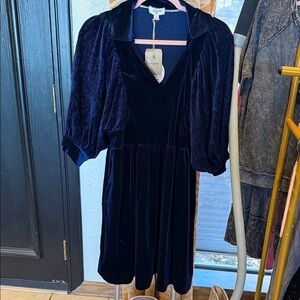 UMGEE Elegant Velvet Dress in Deep Blue